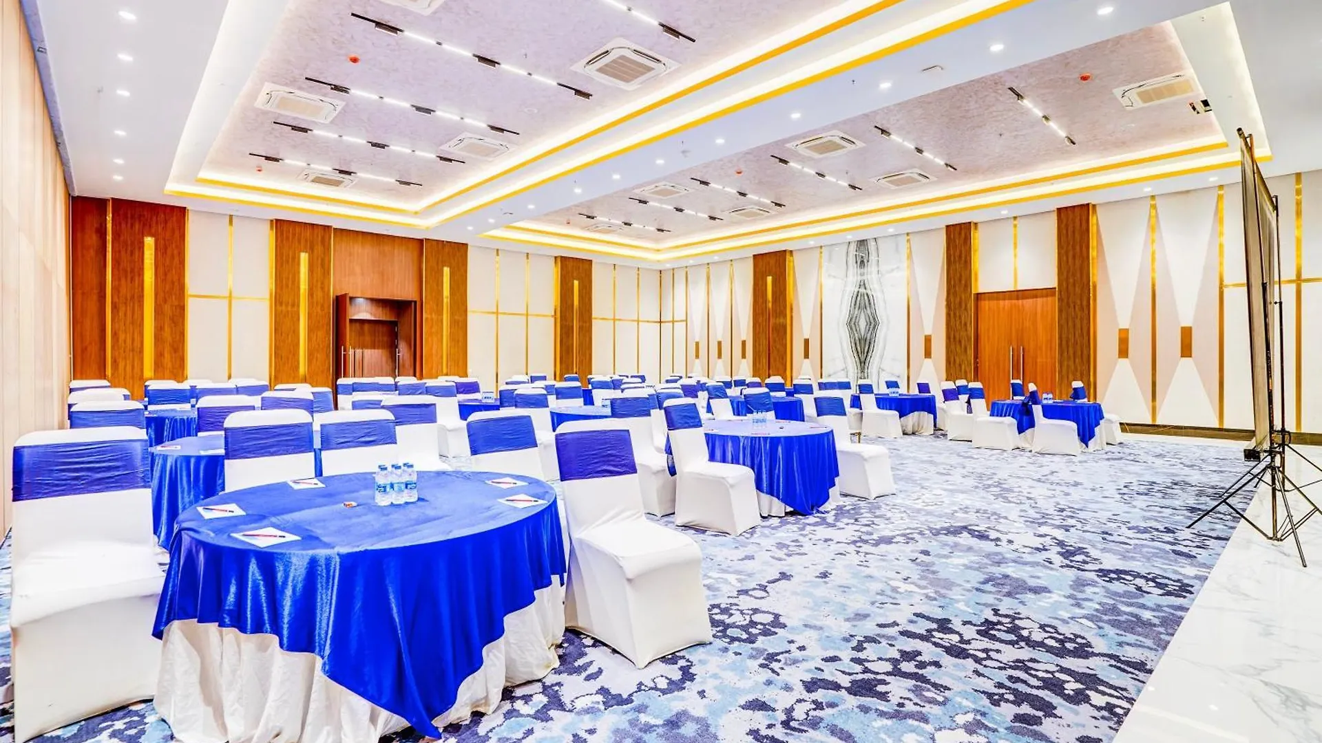 Sunday Hotels And Residences Gurgaon