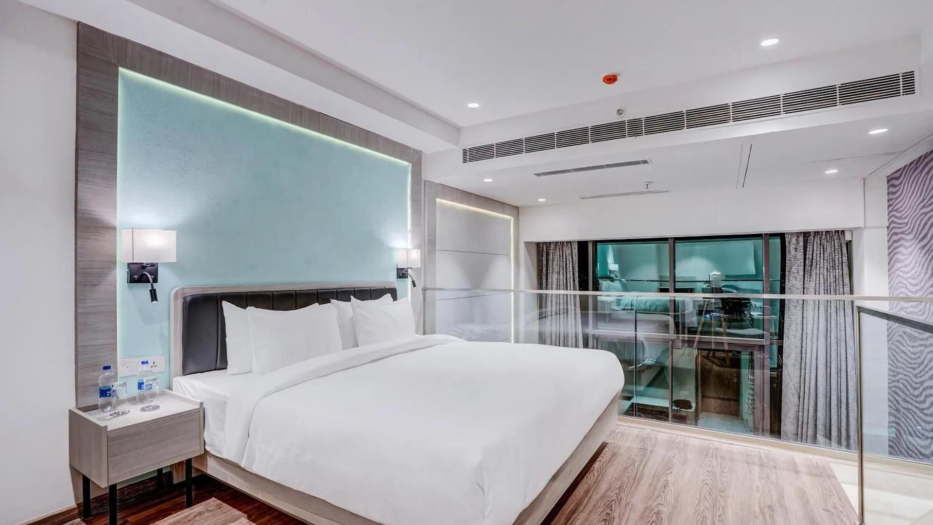 Sunday Hotels And Residences 구르가온