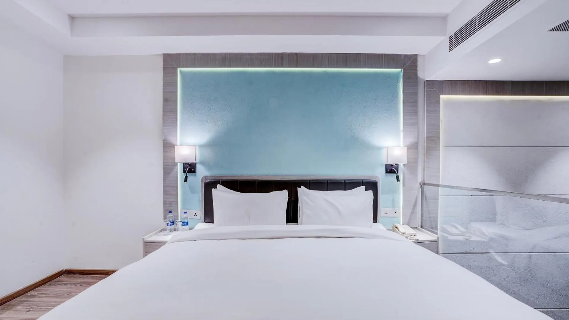Sunday Hotels And Residences 구르가온